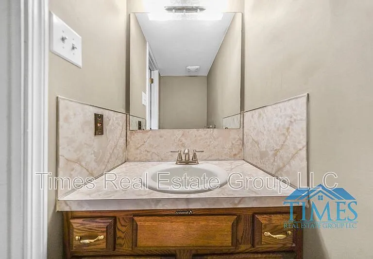 704 Worthington Dr — Photo 25