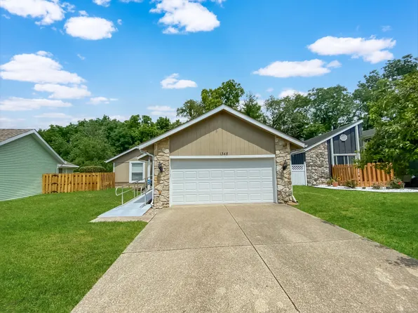 1348 S Garden Dr, Terre Haute, IN 47802