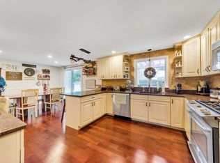 82 Rural Ln, East Longmeadow, MA 01028