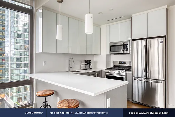 Rented by The Blueground | media 90