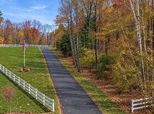 19 Pheasant Ln, Topsfield, MA 01983