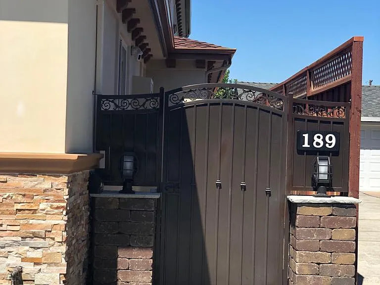 189 Serena Way — Photo 1