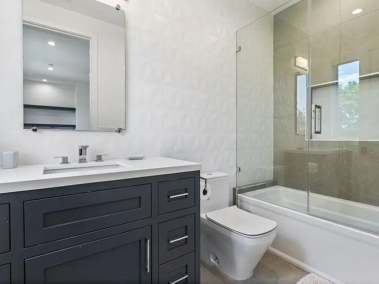 4435 Stansbury Ave — Photo 39