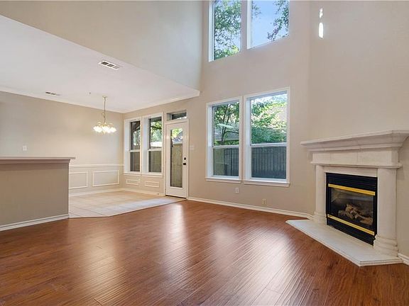 3rd image of 401 Gershwin Way