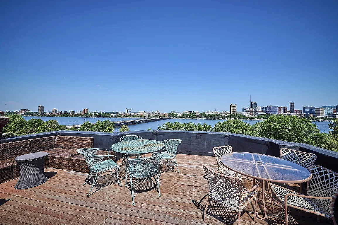 499 Beacon St — Photo 4