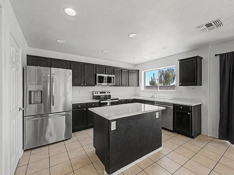 559 W Viola St — Photo 16
