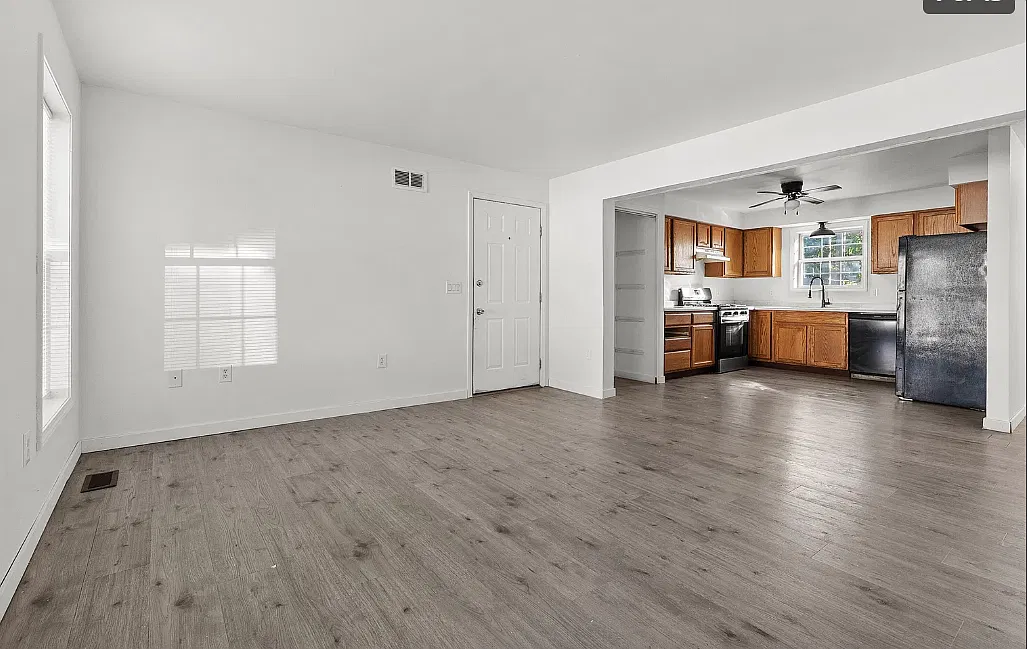6 bed, 2.5 bath, 1852 sqft, $2,450 — Photo 3