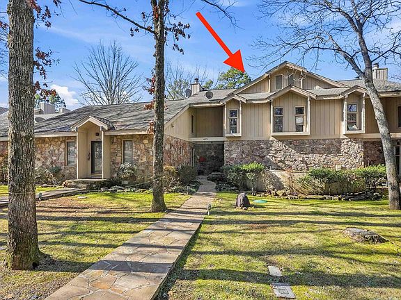 2nd image of 2558 Tannenbaum Rd