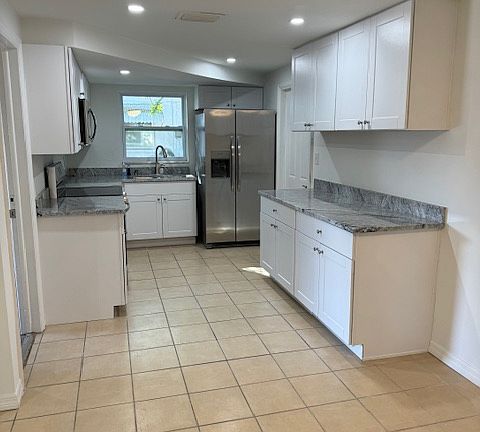4th image of 1143 Dartmouth Dr
