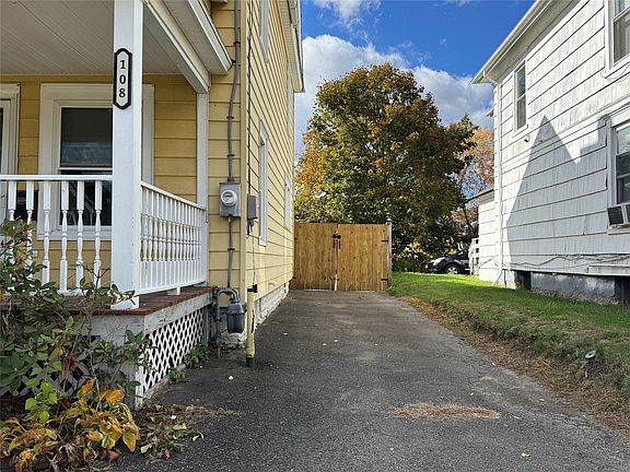 3rd image of 108 Lincoln Ave