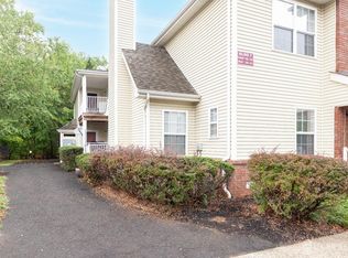 127 Forest Dr, Piscataway, NJ 08854