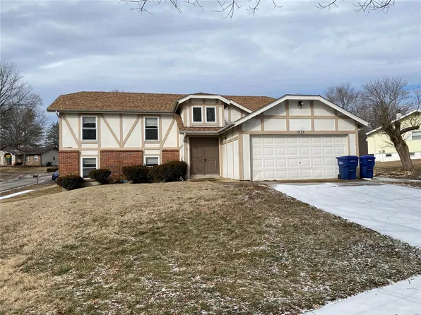 1035 Shadowoak Dr, Ballwin, MO 63021