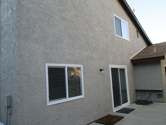 2nd image of 1015 La Presa Ave