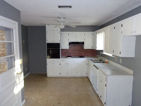 5th image of 3804 Midway Dr