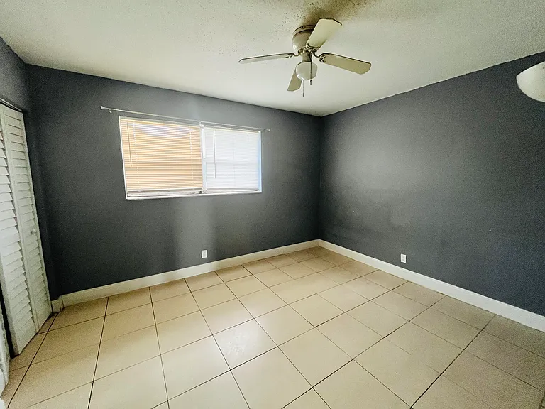 635 SW 20th Ct N #9B — Photo 4