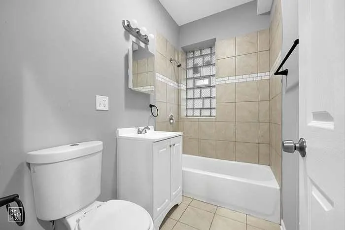 2 bed, 900 sqft, $1,600 — Photo 4