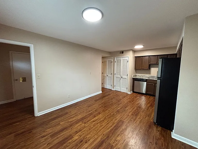 1721 Donlee Dr — Photo 4