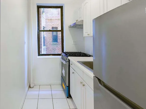 3015 Riverdale Avenue 2A image 3 of 8