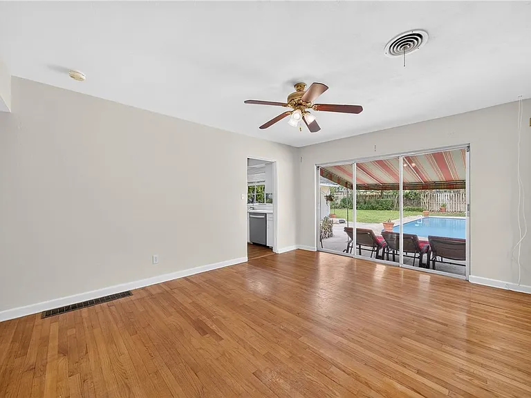 2406 Shoreham Rd — Photo 7