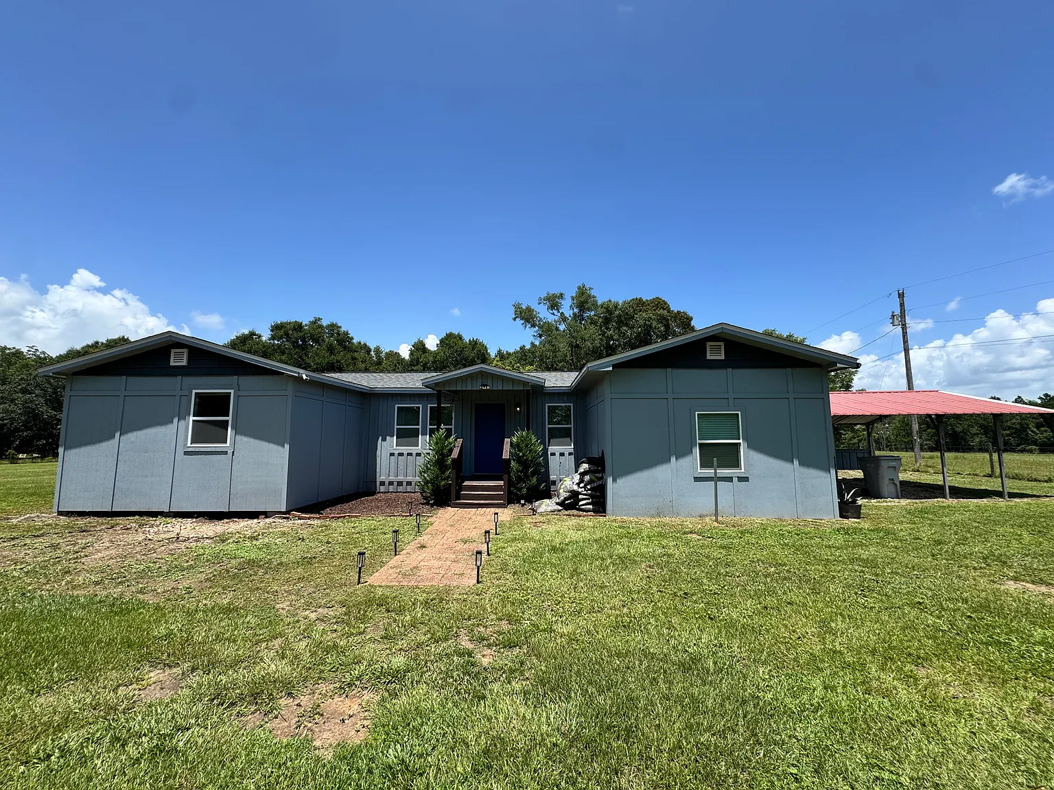 3 bed, 1350 sqft, $2,000 — Photo 1
