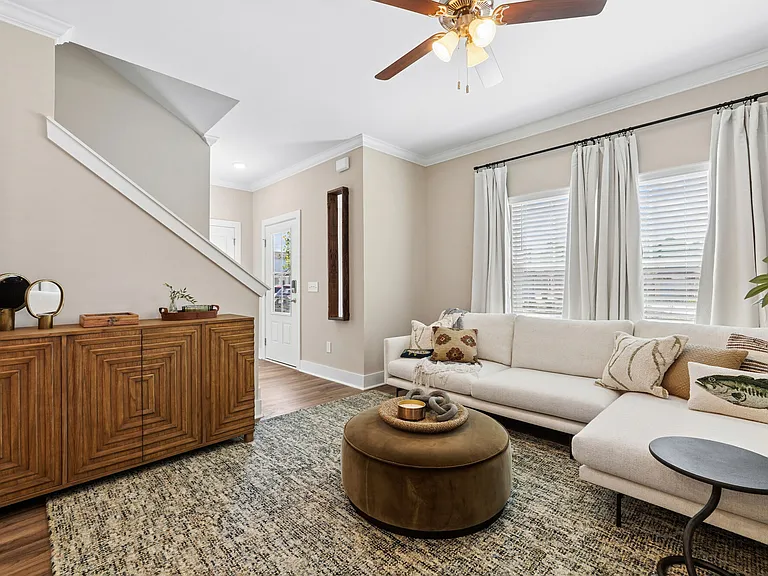 River Ford apartments community photo