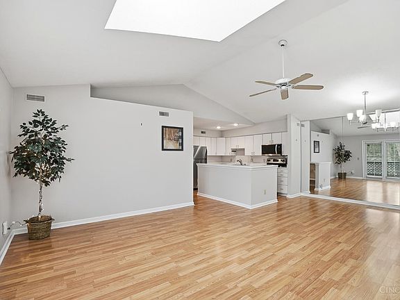 5th image of 3029 Stratford Court