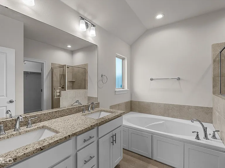 257 Sedgewick Ave — Photo 21