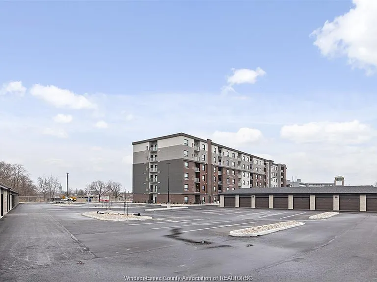 11870 Tecumseh Rd E #511 — Photo 40