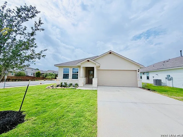 4 bed, 2.0 bath, $2,500 — Photo 3