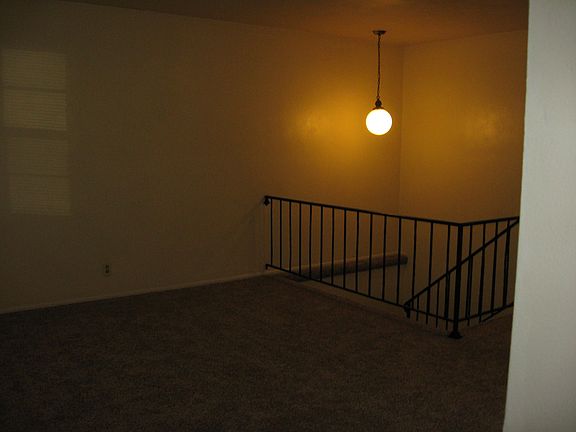 4th image of 1103 Arrowhead Dr #B
