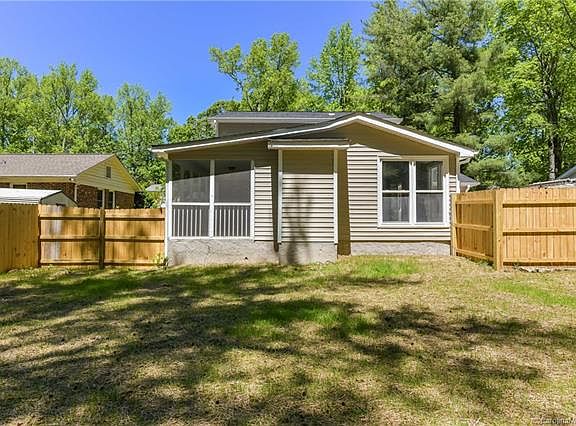 3rd image of 6564 Covecreek Dr