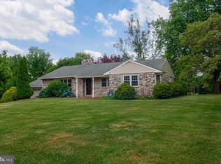 864 Vaughn Rd, Pottstown, PA 19465