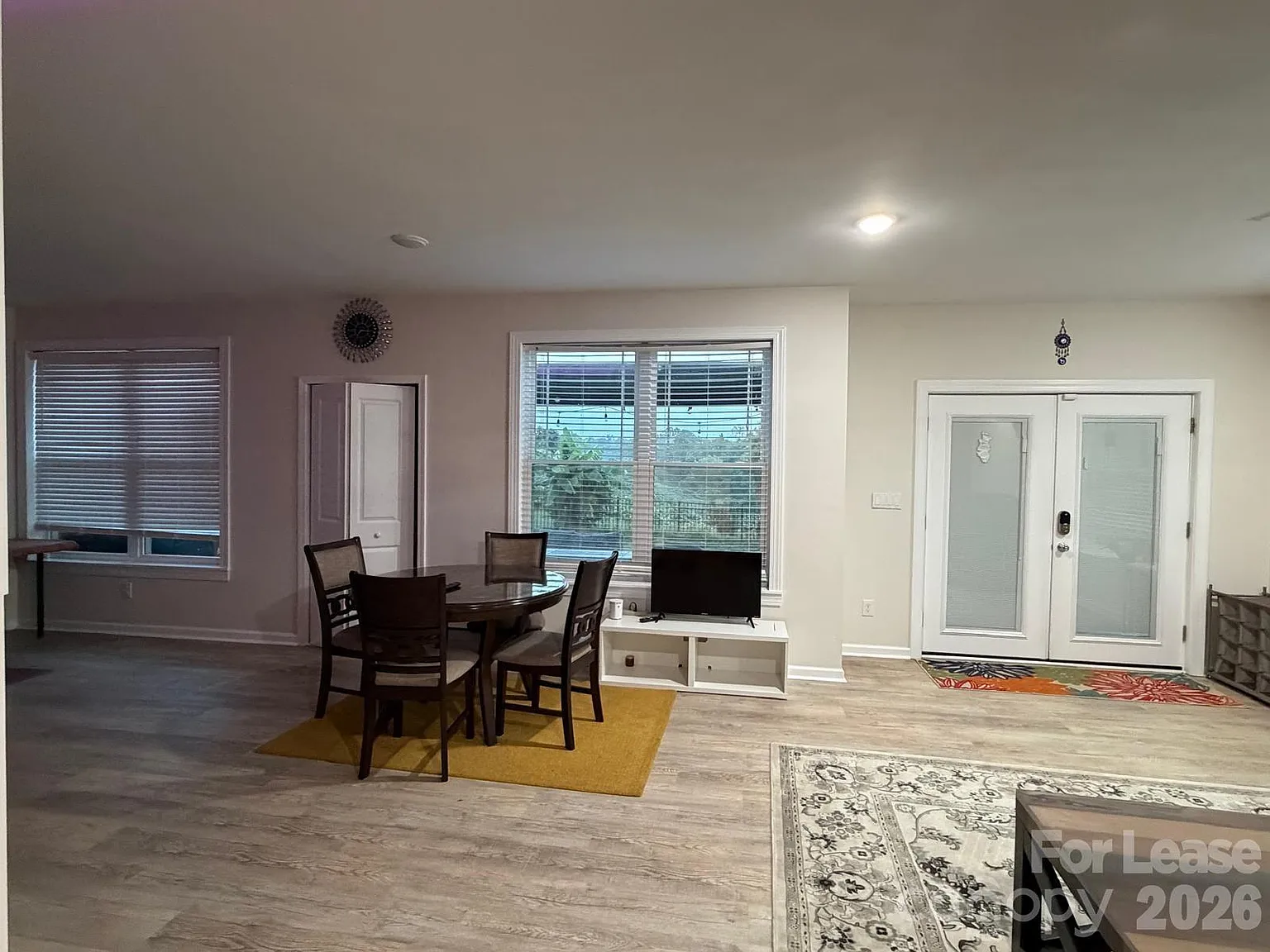 1 bed, 1.0 bath, 1500 sqft, $2,000 — Photo 2