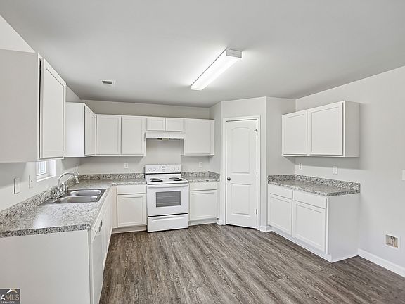 3rd image of 4036 Liberty Estates Dr