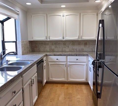 Gourmet kitchen