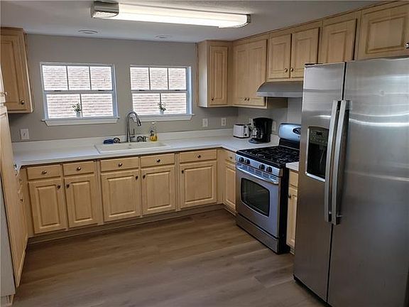 5th image of 225 Saint Charles St
