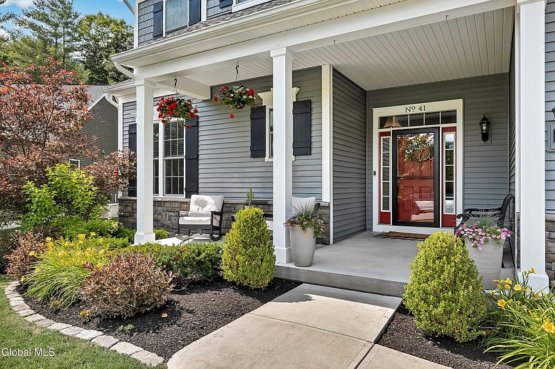 3rd image of 41 Cider Mill Way