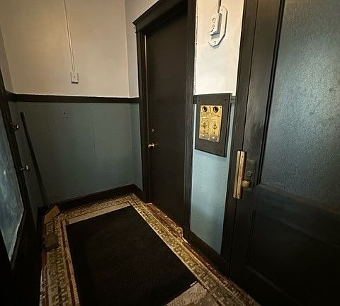 2nd image of 5644 N Winthrop Ave
