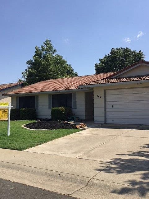 1st image of 147 Emerald Oak Dr