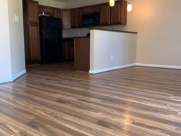 3rd image of 811A Pocahontas Pl