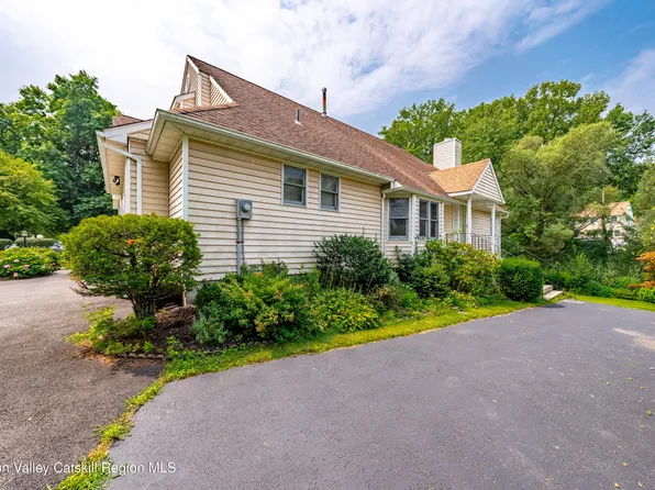 32 Red Maple Road, Saugerties, NY 12477