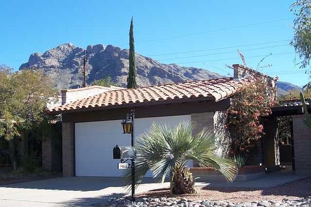 1st image of 8438 N Calle Tioga