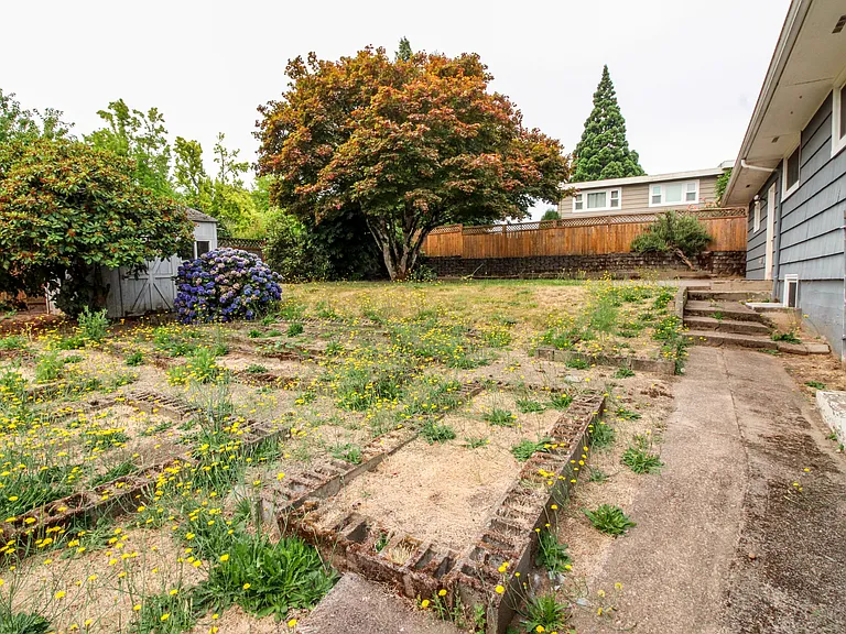 1550 Corina Dr SE — Photo 39