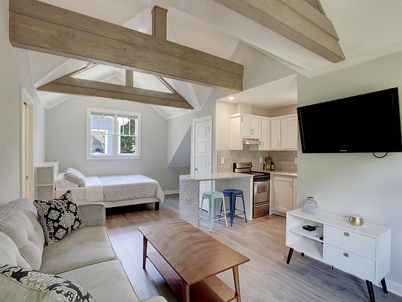 Living space & bedroom (from entrance)