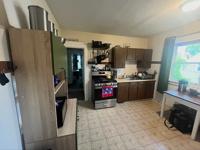 9 Wellington Rd #2 — Photo 2