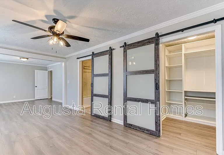 3210 York Dr — Photo 29
