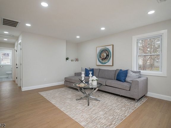 4th image of 3 Prospect Pl