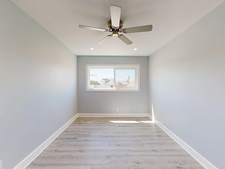 730 S Serrano Ave — Photo 16
