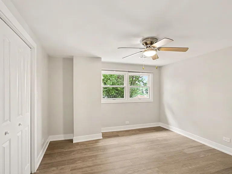 538 N Broadway Ave — Photo 24