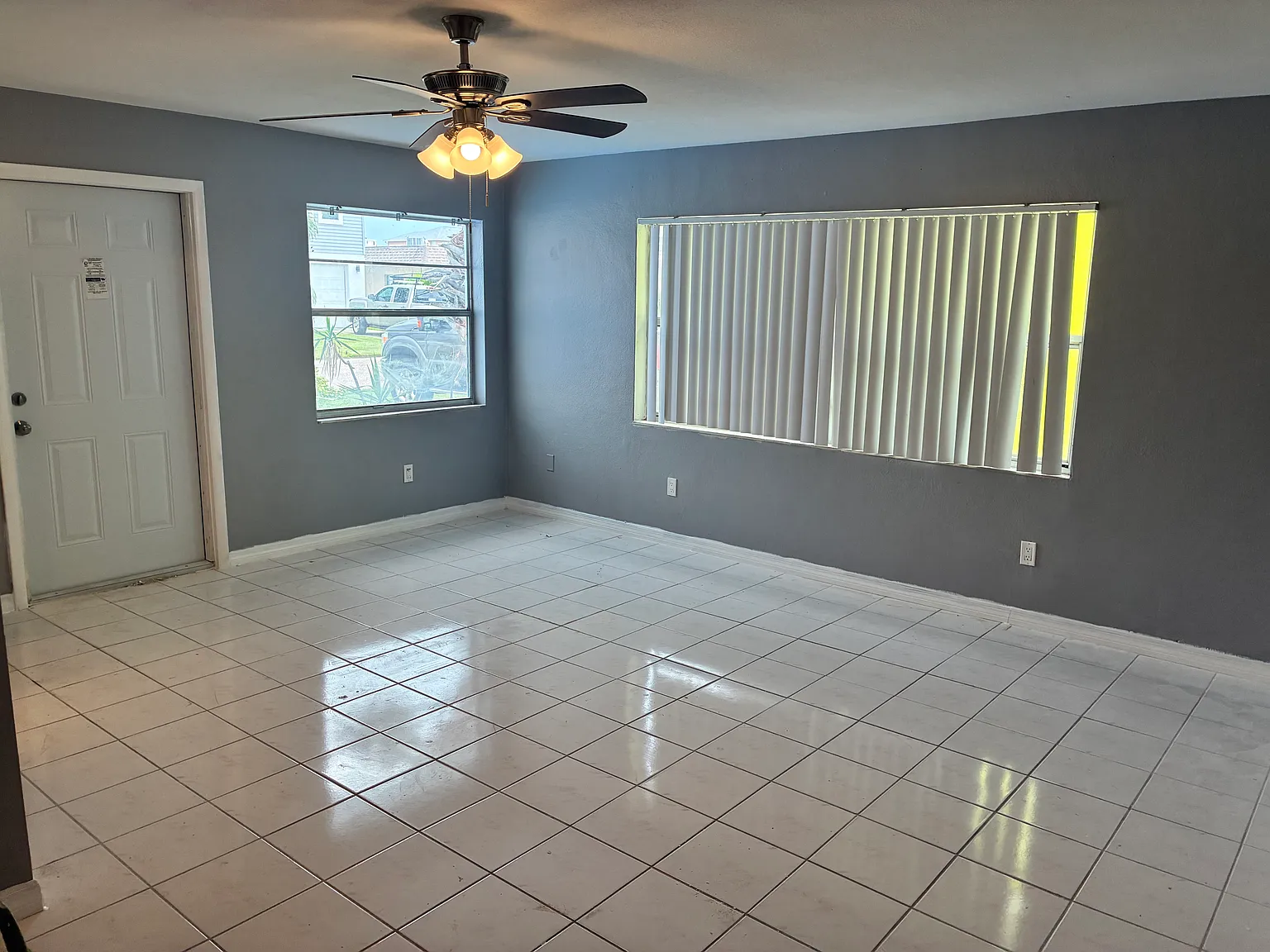 3 bed, 1125 sqft, $2,300 — Photo 1